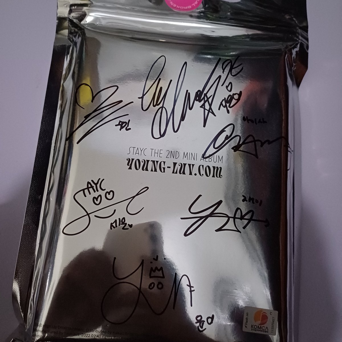 _sieunshine's tweet photo. ALBUM SIGNED STAYC YOUNGLUV

- Polaroid ❌️
- AR Card

*Free akrilik case

400k Nego ✅️ https://t.co/sIV1RArrt7