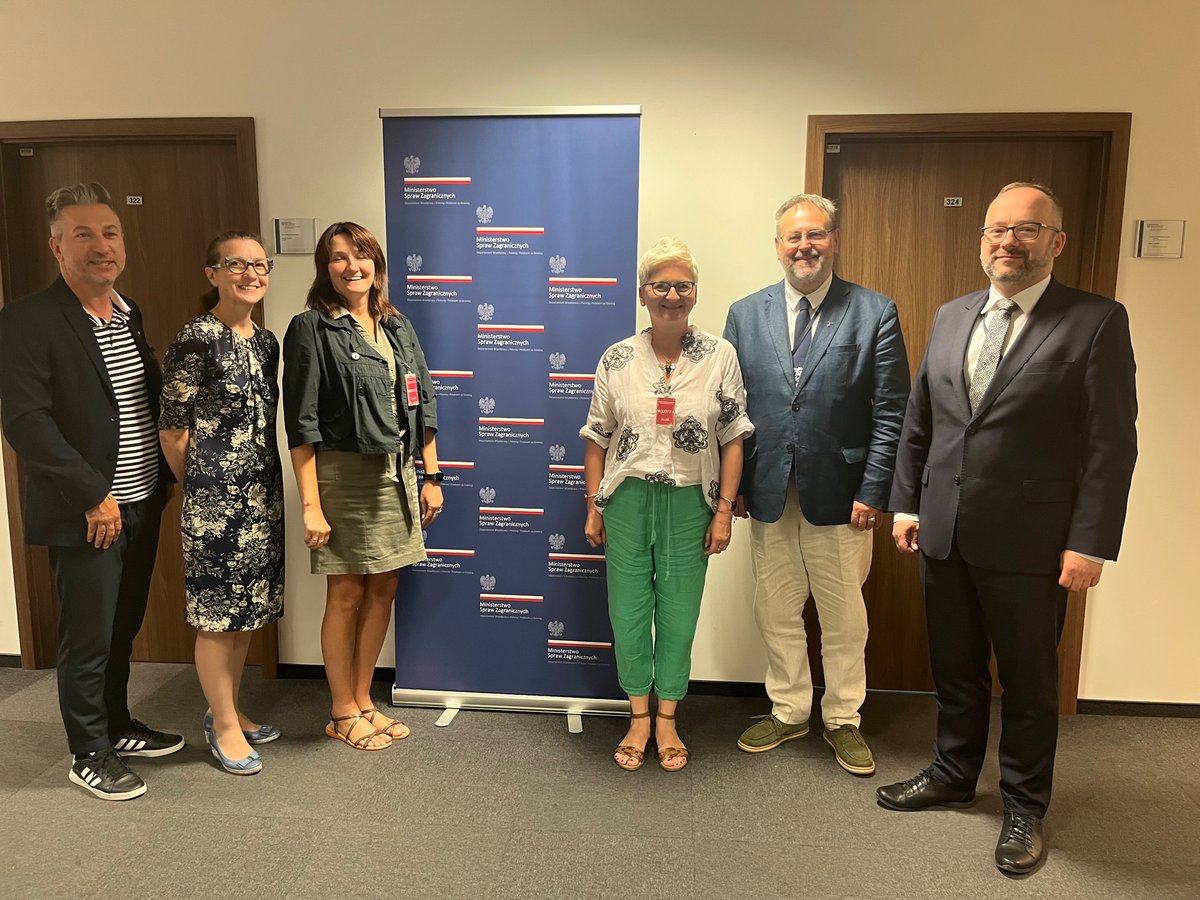 We had an opportunity to present our work to the Head of Department of Cooperation with the Polish Diaspora and Poles Abroad Mr Slawomir Kowalski and the Deputies. Great discussion and ideas for future. <a href="/MSZ_RP/">Ministerstwo Spraw Zagranicznych RP 🇵🇱</a>  <a href="/PLinIreland/">Polish Embassy IRL</a> @InstytutKolbego <a href="/Piotr_Wawrzyk/">Piotr Wawrzyk</a> <a href="/janbadowski/">Jan Badowski</a>
