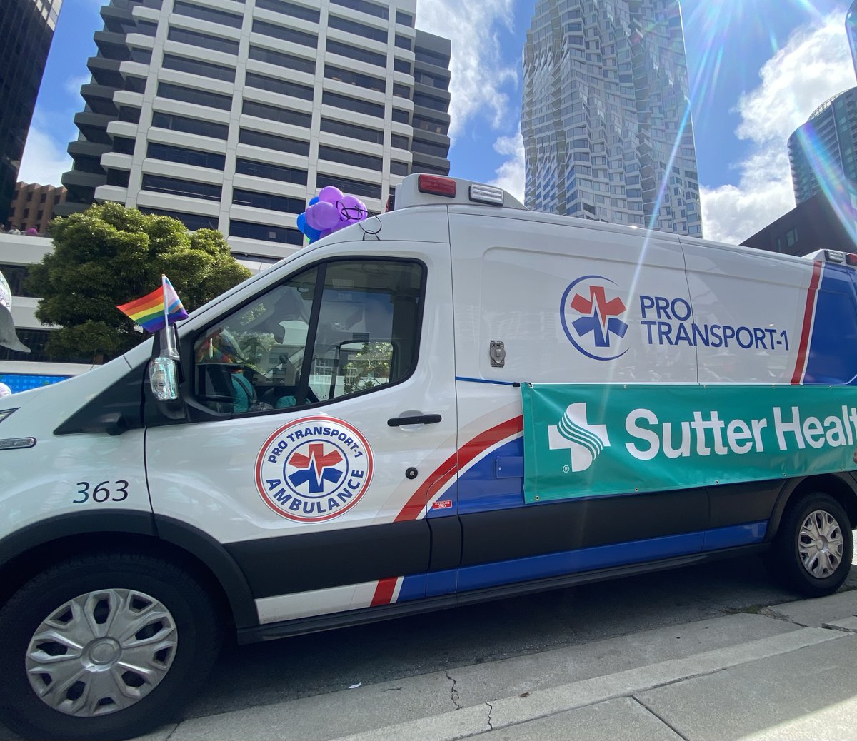 ProTransport1's tweet photo. A great time out last weekend making sure that everyone stayed safe at the Pride Parade in San Francisco! 🌈 #AmbulanceLife https://t.co/inWj6lNks1
