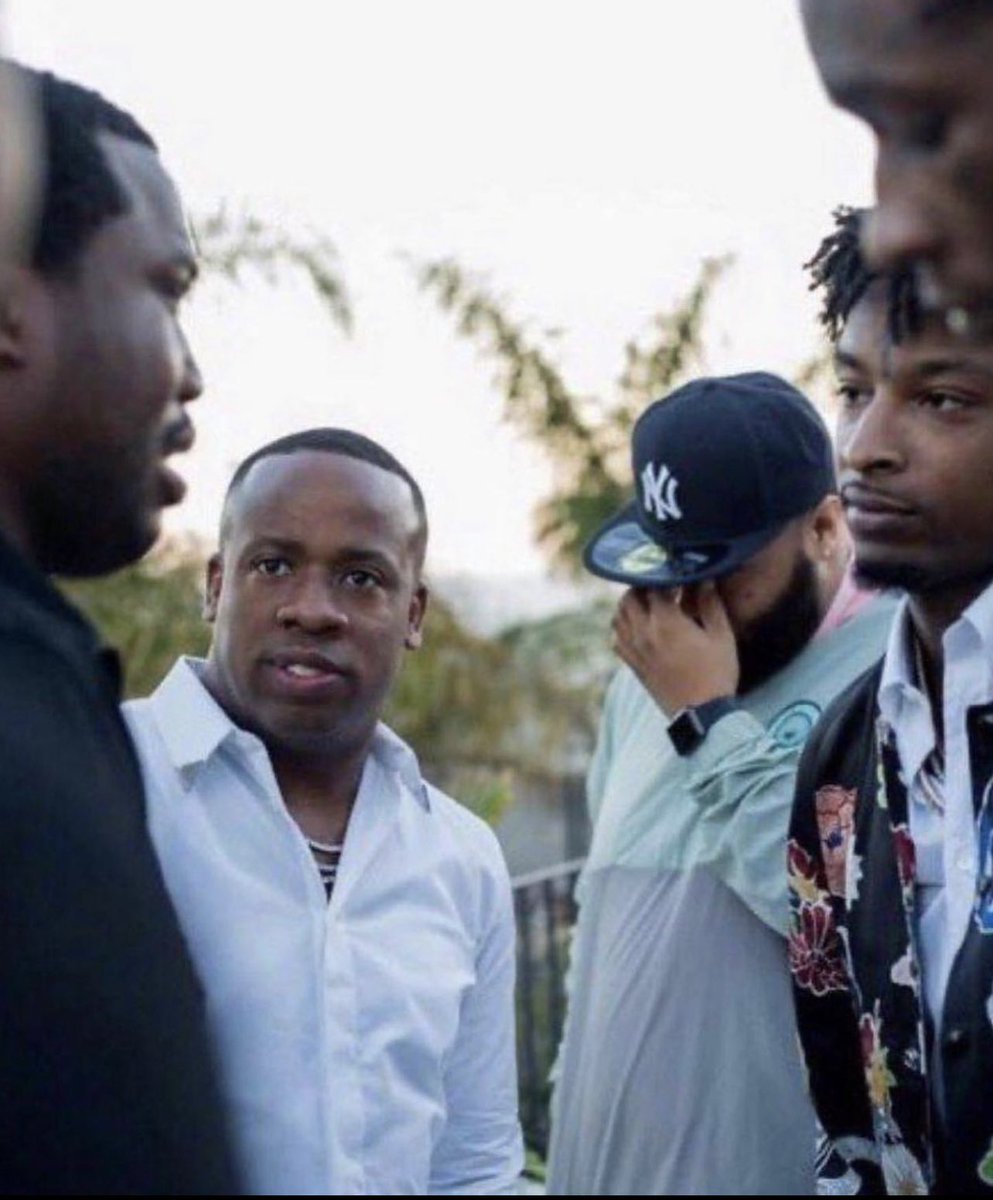 ohhhrel's tweet photo. @error_403x @bigslimehimout @DoubleA_king1 @DailyLoud How everyone is looking at you in this thread https://t.co/H6UgEOtKwB
