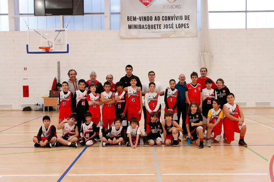 rubenalves_23's tweet photo. Época 2022/2023 ✔️🏀
1ª época como treinador principal ✔️
Grato ao @gdbleca pela oportunidade e confiança depositada 🙌! https://t.co/PcvCFBnUul
