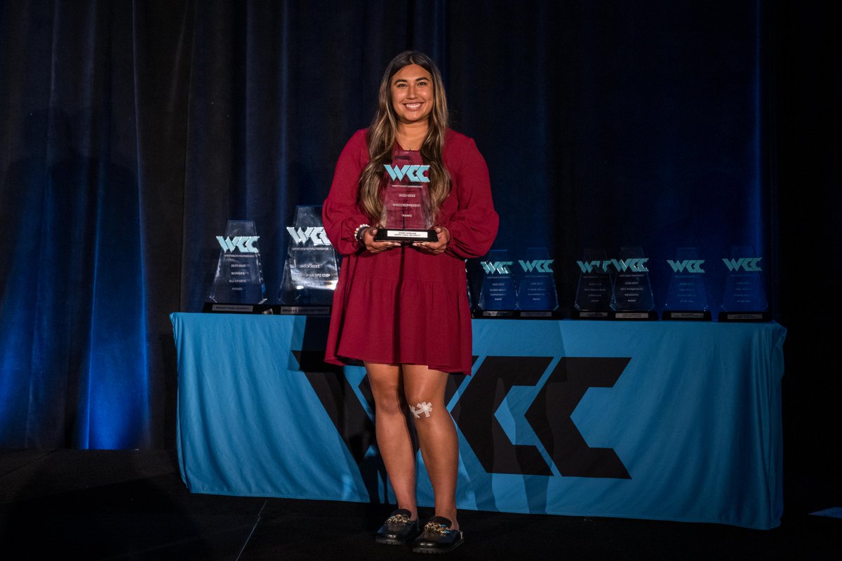 SCUSoftball's tweet photo. 📸 from last month's WCC end of year honors where our own @sammyy_dee was the co-winner of the #WCCRepresent Award for promoting the positive WCC SAAC values of sportsmanship and community service!

➡️ https://t.co/GQC1NF38wu

#SCUBroncos #StampedeTogether https://t.co/1hGF6mlCvJ