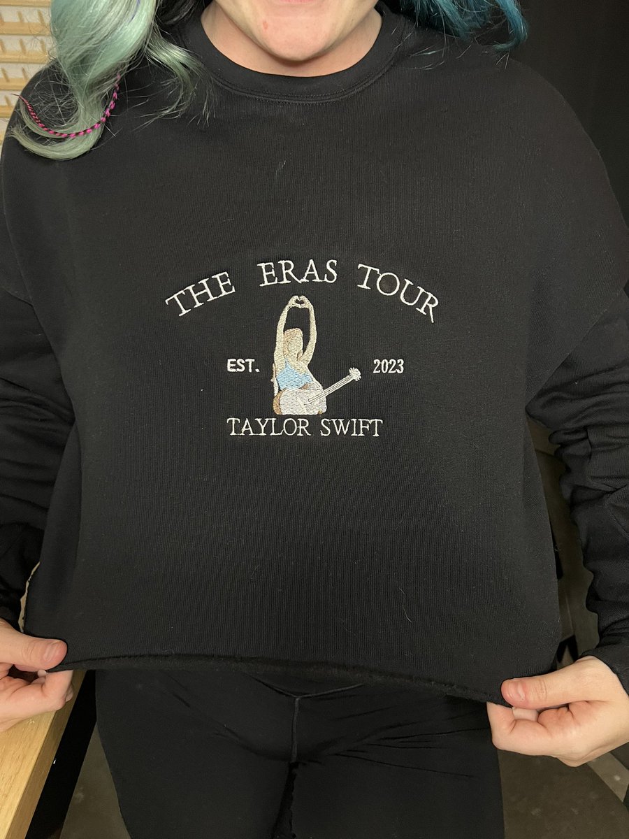 its_crae's tweet photo. Finished this embroidered sweatshirt just in time to jam to the new album 🪩🪩🪩 #TaylorSwift #SpeakNowTaylorsVersion https://t.co/3ClobMepRa