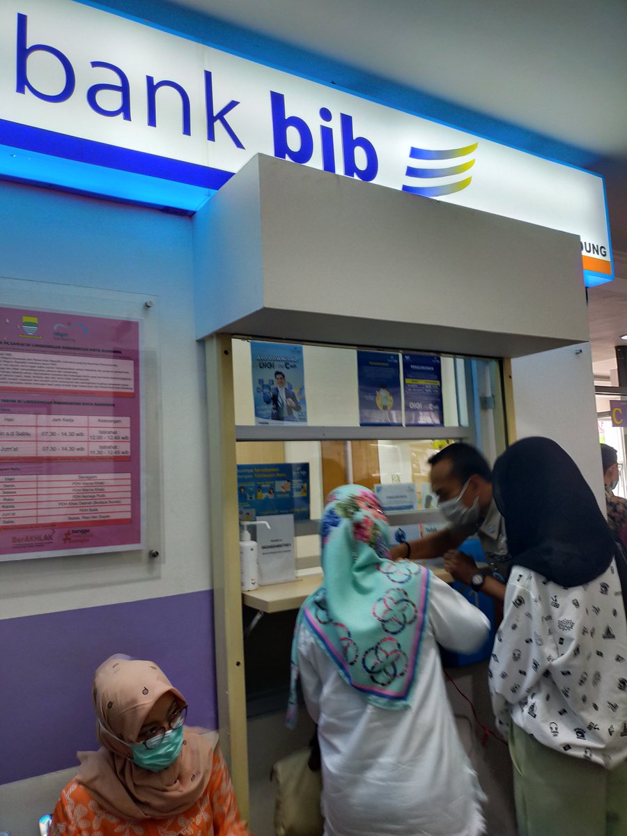 Indra3275's tweet photo. Utk loket @infobankbjb yg berada di RSKGM utk efektifitas pelayanan kpd nasabah/pasien, bgm klu menyediakan EDC atau QRis krn tidak semua orang mempunyai rekening di BJB...
Waktu kami mengantar anak ke @rskgm_bandung utk pbyrn hrs transfer dari bank lain https://t.co/9phuZlkweG