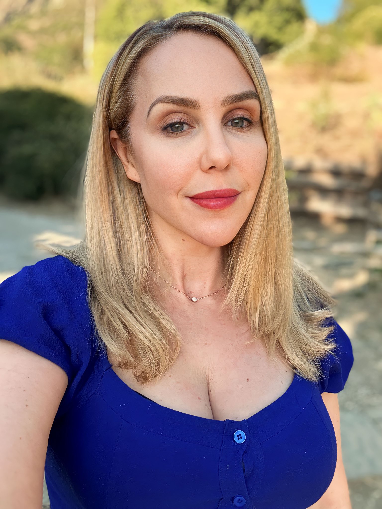 Holly Randall on Twitter: "5 years sober today ️ https://t.co