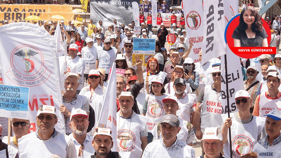 Seyyanen zam aldatmacası

En düşük memur maaşının 22 bin TL’ye yükseltildiği açıklaması manipülasyon içeriyor. 8 bin TL'lik seyyanen zam bir sonraki maaş düzenlemesinde dikkate alınmayacak, kıdem tazminatı hesaplamasında etkili olmayacak
birgun.net/haber/seyyanen…