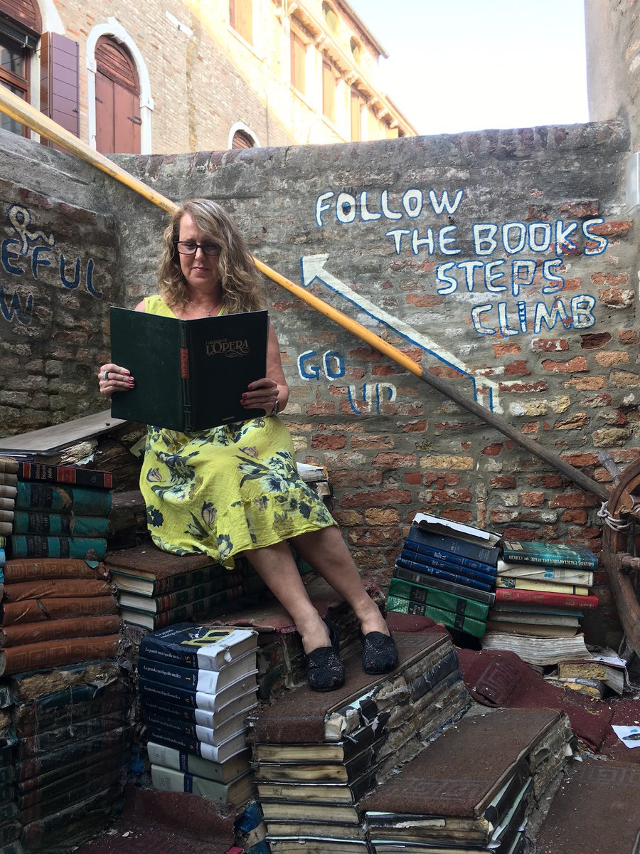 #FridayVibes #FridayFeeling #BookTwitter #amquerying #AuthorsOfTwitter #readingcommunity #readers #cindyshappyendings💕📚💕