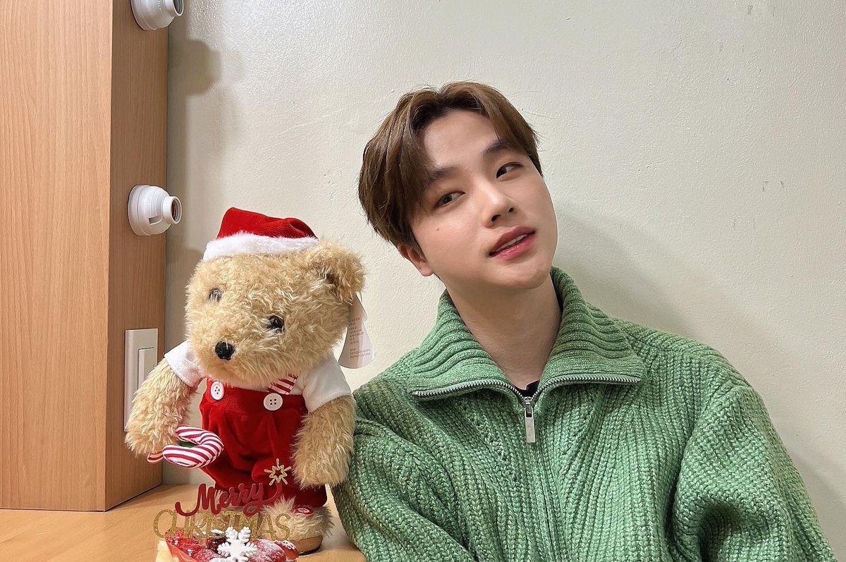 SEPUTARiKON's tweet photo. Jinhwan mengumumkan bahwa dirinya akan mulai mengikuti wajib militer pada tanggal 20 Juli 2023!

@GNANI_OFFICIAL @iKONIC_143
#SeputariKON_Jinhwan https://t.co/Wa8HIg4gsU