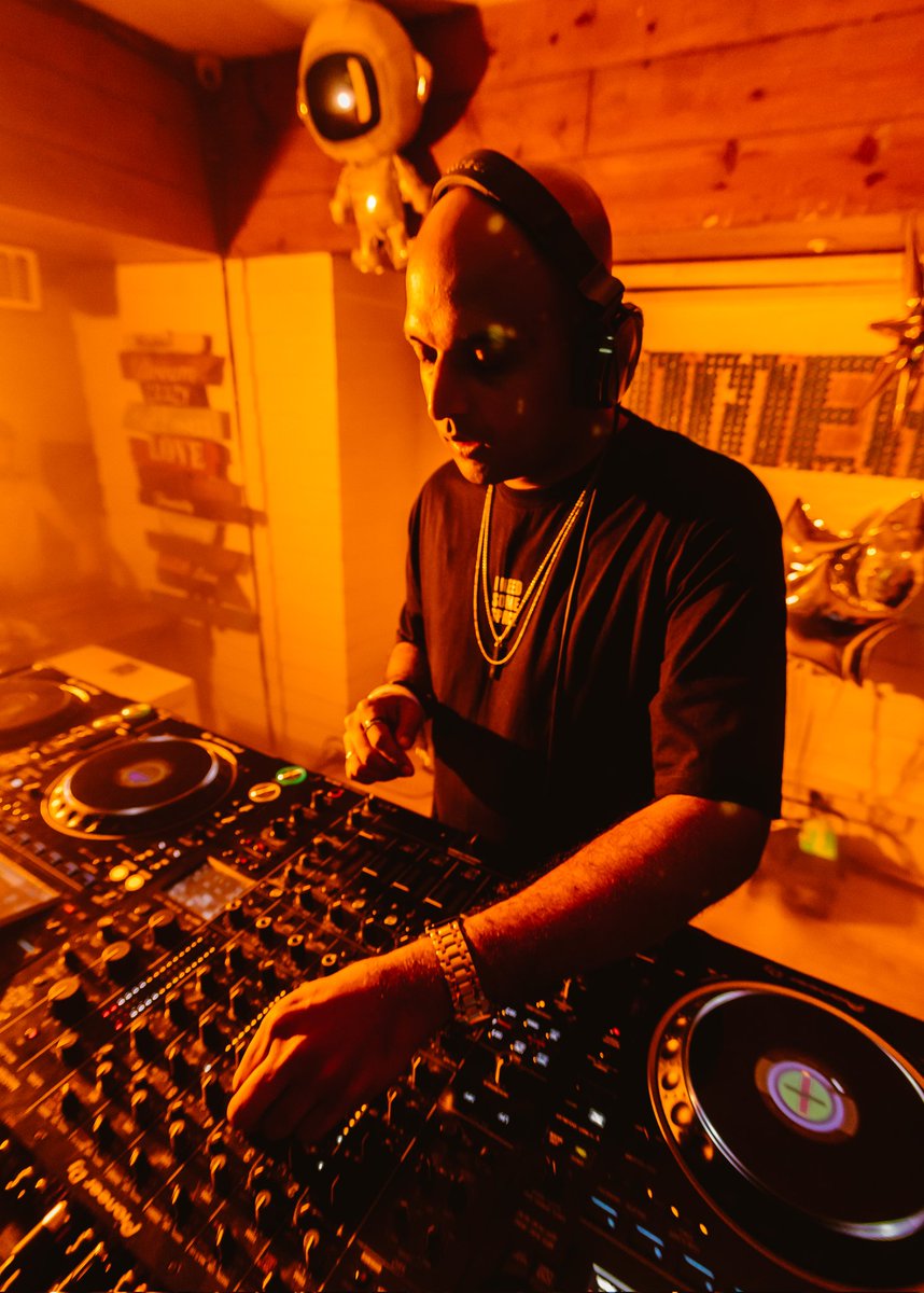 wsdtweet's tweet photo. #Bangalore #GigAlert switching the vibes to #Progressivehouse tonight at #FloChruchstreet

Guestlist: https://t.co/YJ7PY2hPes https://t.co/bRe0BXWoJE