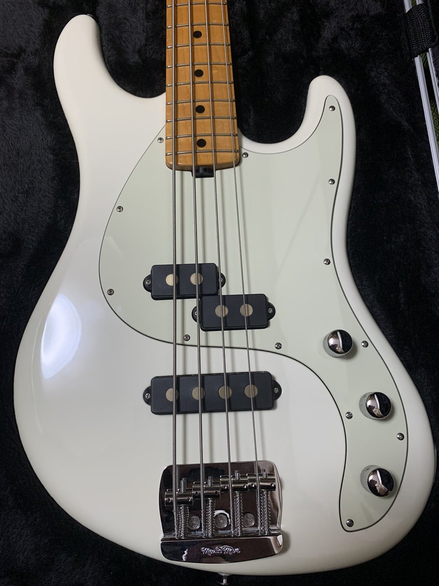 TOM16039221's tweet photo. 6⃣️ MUSICMAN Caprice Bass

#Musicman #Caprice #bass #贝斯
#ベース #エレキベース https://t.co/OmEh6XSmzd