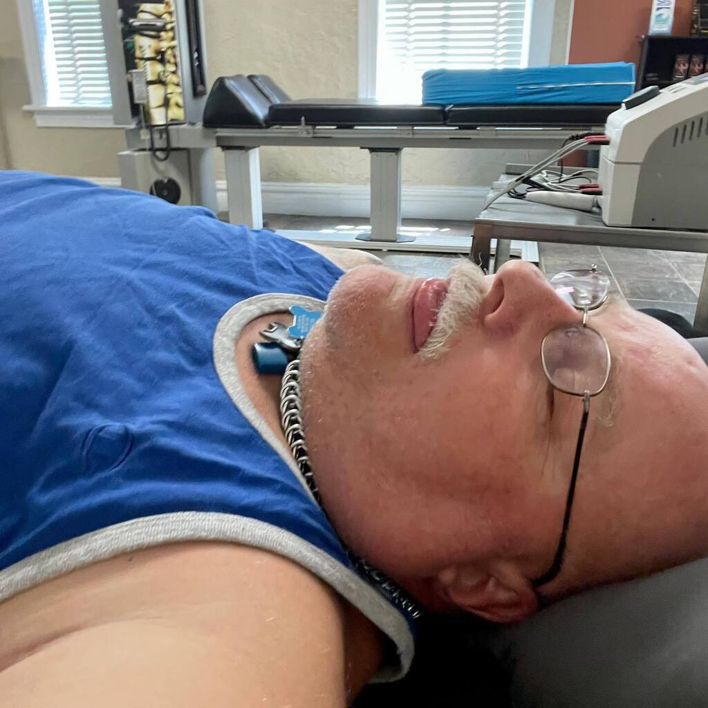 wooferSTL's tweet image. my back has been killing me lately! finally back on Dr. John’s magic #bubblebed! 🤣😍