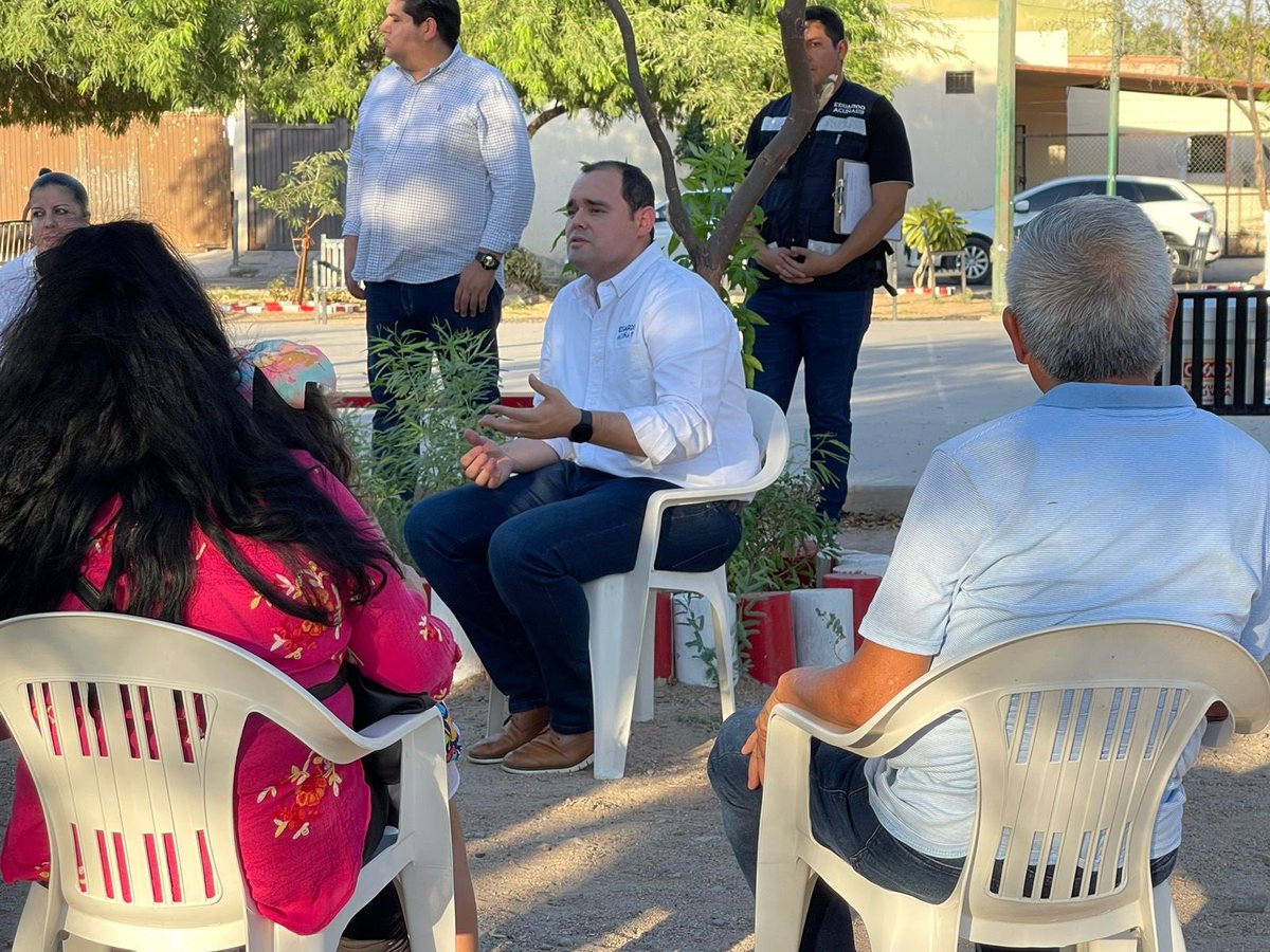 eduardoacunap's tweet photo. Gracias a las y los vecinos del Fracc. Jerez del Valle por escucharme sobre el trabajo que estamos haciendo desde el Cabildo de Hermosillo, un gusto poderlos escuchar también, me llevo varias tareas por atender en su colonia. 

#QueHermosilloHable https://t.co/ghonseJwfE
