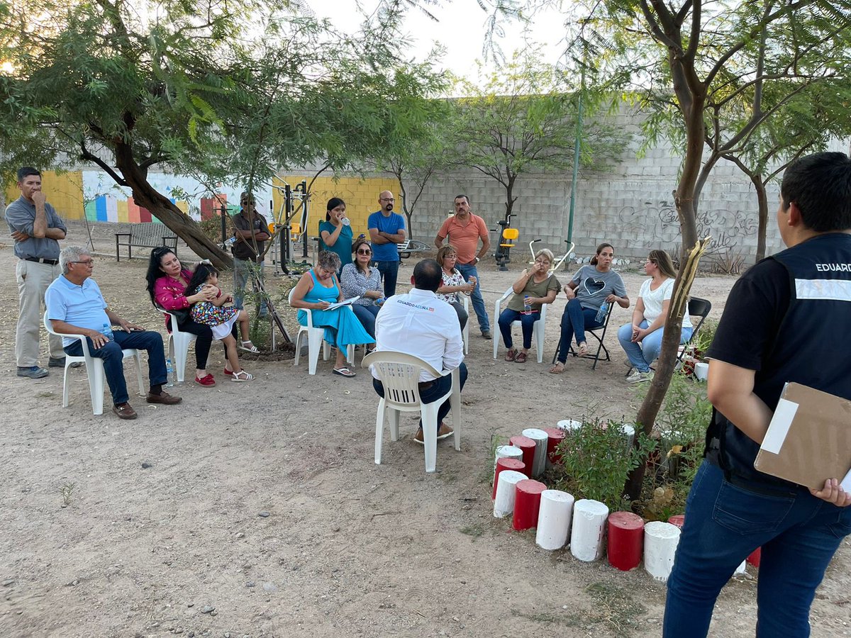 eduardoacunap's tweet photo. Gracias a las y los vecinos del Fracc. Jerez del Valle por escucharme sobre el trabajo que estamos haciendo desde el Cabildo de Hermosillo, un gusto poderlos escuchar también, me llevo varias tareas por atender en su colonia. 

#QueHermosilloHable https://t.co/ghonseJwfE