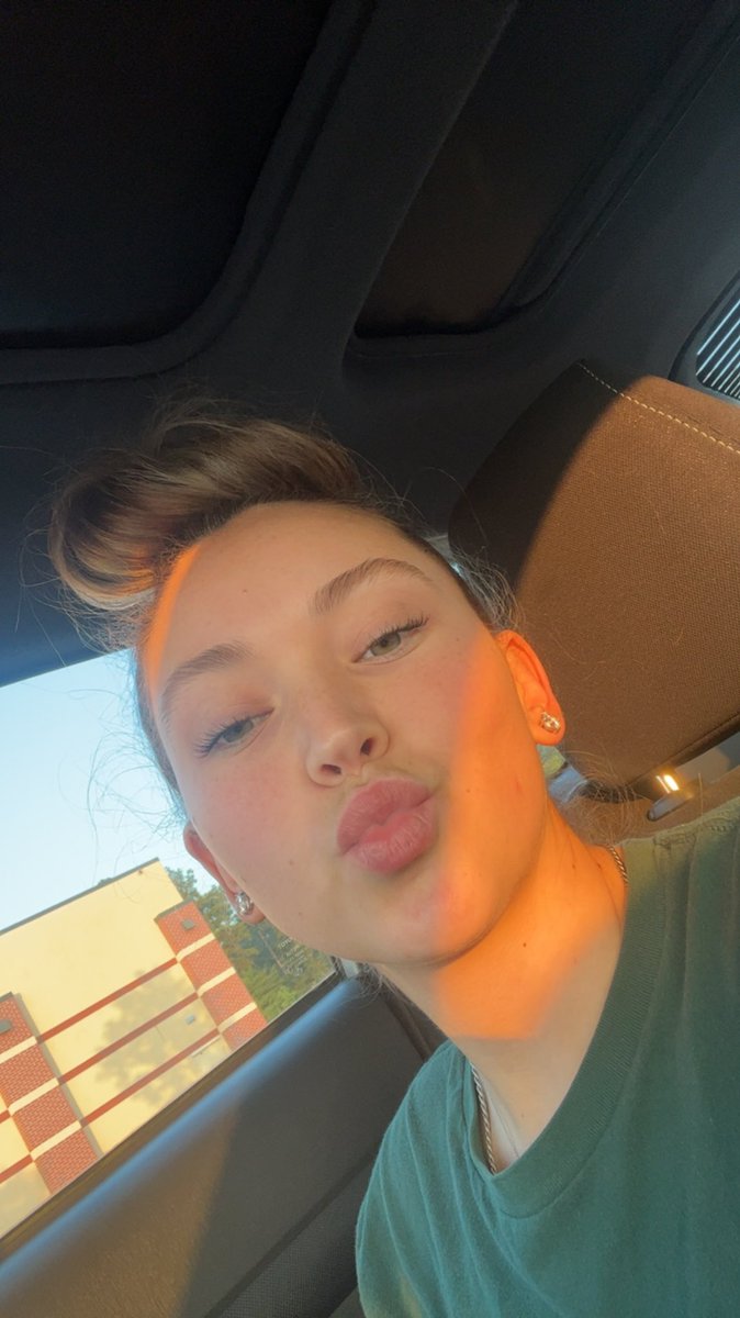 Rigballs88's tweet photo. Since Twitter hasn’t seen my face in a while ❤️ https://t.co/55sn39SBM5