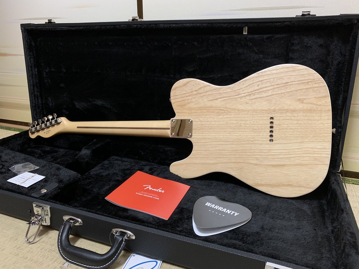 TOM16039221's tweet photo. 9⃣️ Fender Japan ART CANVAS ESQUIRE® HIROSHI NAGAI NO1 永井博

#Fender #Guitar #电吉他 #ギター  #エレキギター #CANVAS #ESQUIRE #HIROSHI #NAGAI #永井博 https://t.co/9eZFNttpYs