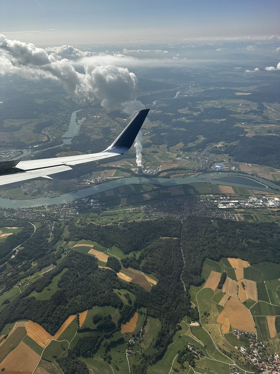 CoachG003's tweet photo. Day 1: ✈️->🇨🇭🏔️ https://t.co/g6qPw2JQ5k