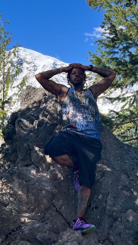 LetterTwenTy6's tweet photo. You know... Just living life !!! #MountainRainier https://t.co/pU7qCsC3lA