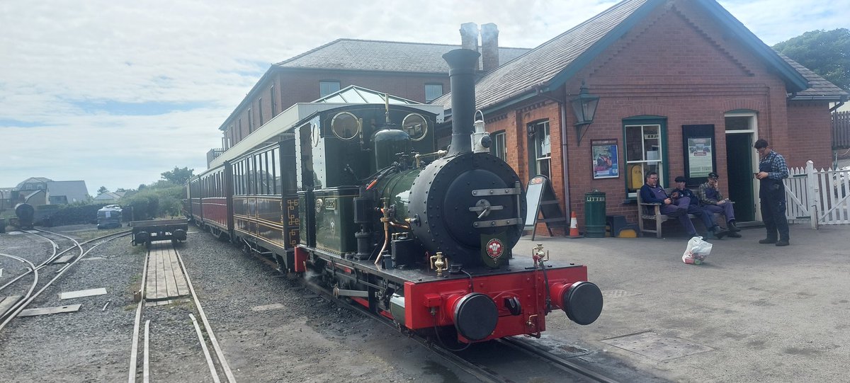 Day 2 of Wales and I was finally behind Dolgoch! If only I'd brought Rheneas