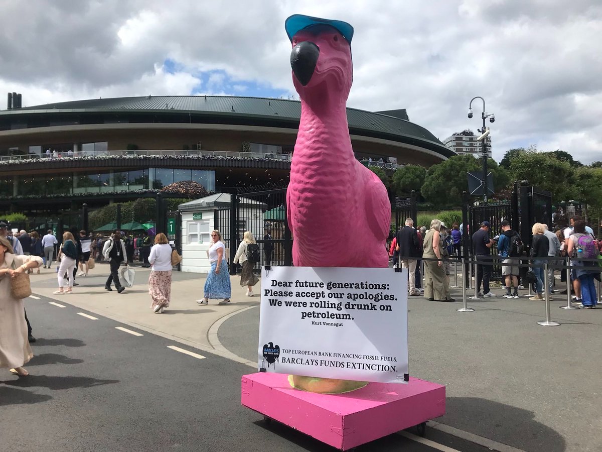 Rumour is a dodo was spotted in front of @Wimbledon yesterday to tell them to drop @Barclays Sponsorship 

#Barclays finances ExxonMobil, Shell, Drax,  
oil, pollution, lies, nothing green here! 

💉Acute case of sportswash 👇

#Wimbledon🍓
#ZeroLoveforBarclays
#GreenAtWimbledon