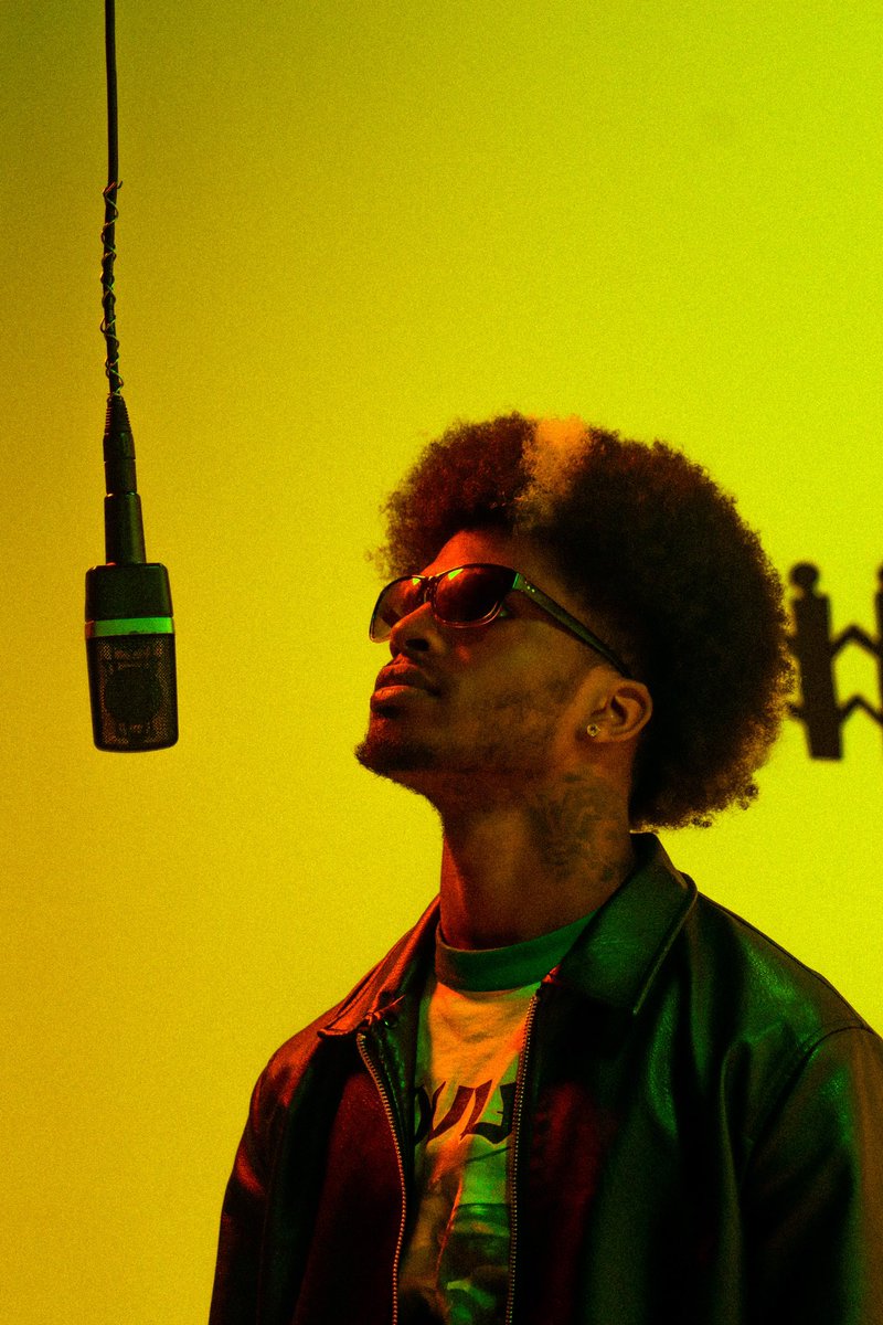 Rivera_Luv's tweet photo. Dropped 2 via Instagram and 1 via threads guess I can bring all 3 to Twitter 😂💛
•
•
•
@kyecolors shot and edit by me #Colorman #Yellow #EP #KCMO #WL https://t.co/HB2lp5AAgI