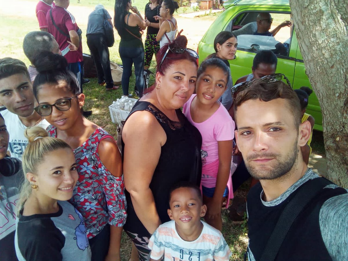 La Guerrilla #PedroBetancourtEnVictoria hoy en el Batey de Jicarita, Consejo Popular de Bolondron celebrando el inicio del Verano con variadas ofertas para el disfrute de  Todos #MatanzasEnVictoria
#VeranoConTodos
<a href="/SuselyMorfaG/">Susely Morfa González</a> 
<a href="/JanyMartnez10/">Hanny Martínez</a> 
<a href="/CarlosC64808313/">Carlos Clemente</a>