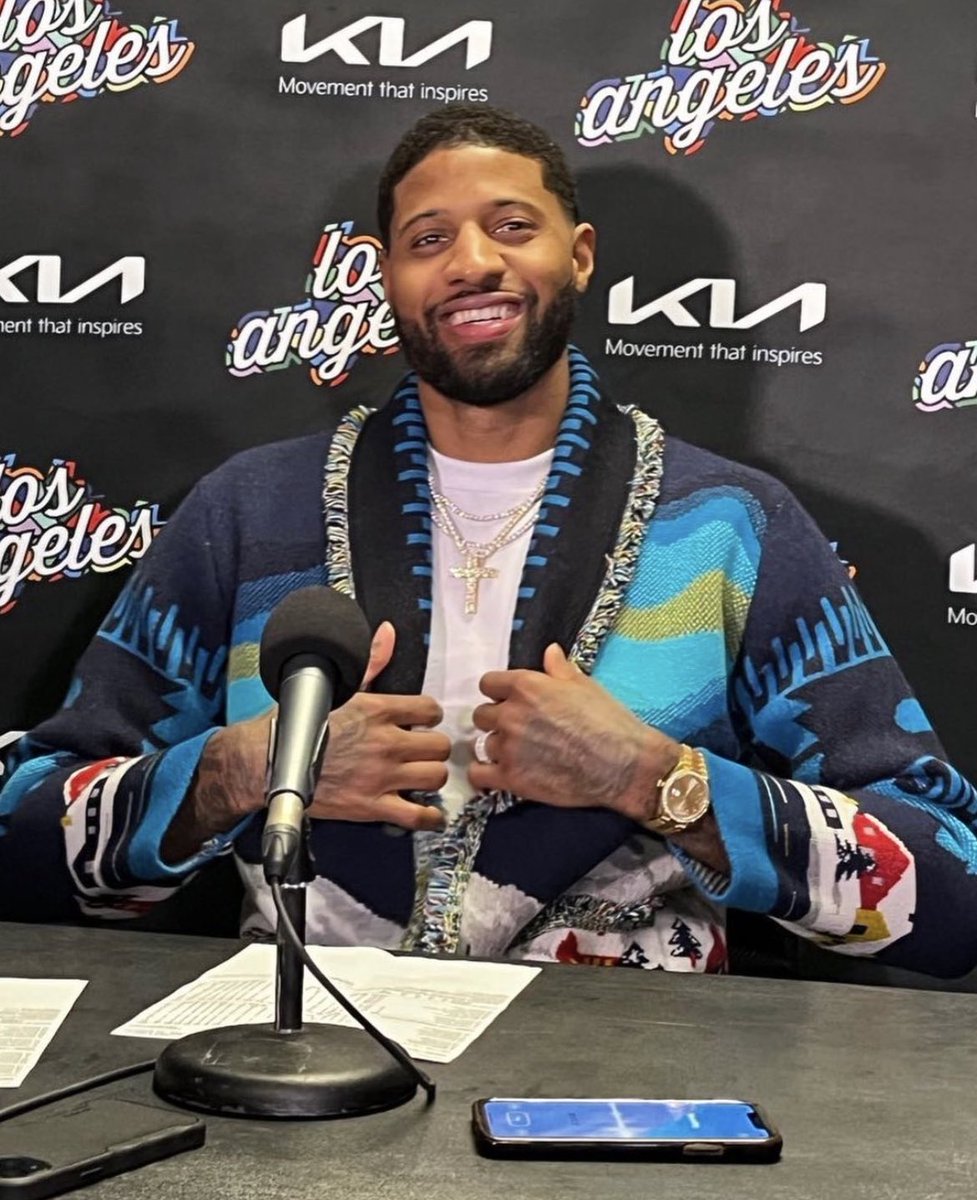 BazHoopz's tweet photo. Paul George has been in the league 15 years and hasnt been in one controversy.

Role Model. https://t.co/EIJcDbagbp