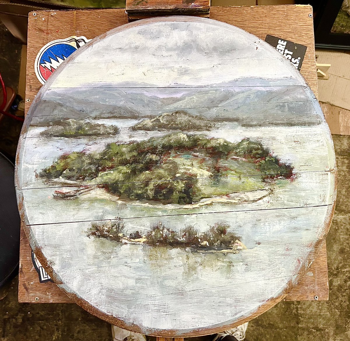 bnguffey's tweet photo. Painted en plein air, in oil, on a bourbon barrel head. Dale Hollow Lake State Resort Park, Kentucky. 

#art #kentuckyart #kentuckyartist #artist  #fineart #instaart #interiordesign #interiordesigner #bourbon #kentuckybourbon
#bourbonwithheart https://t.co/heF0rpw0sx