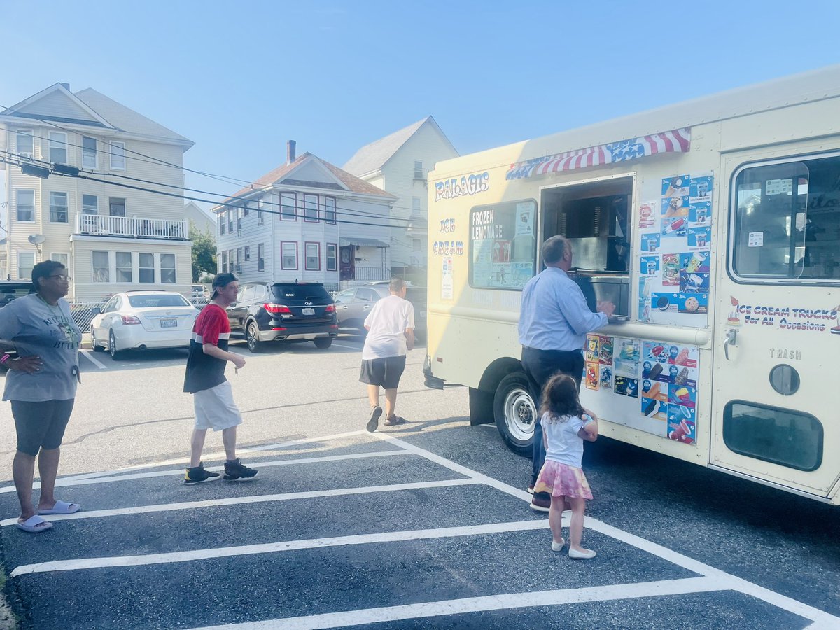 DonGrebien's tweet photo. Fun afternoon full of great conversations &amp; sweet treats at St. Germain Manor with @SANDRISCANO and Councilman Roberto Moreno! https://t.co/z0Jizyzd8q