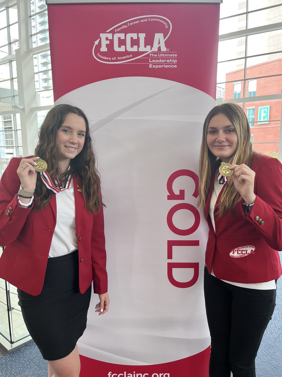 hhs_fccla's tweet photo. Highlands FCCLA is bringing home some hardware! 2 Golds, 2 Silvers, 2 Top 10 National Finalists and 1 National Program Award. https://t.co/Gym8Pq5FMZ
