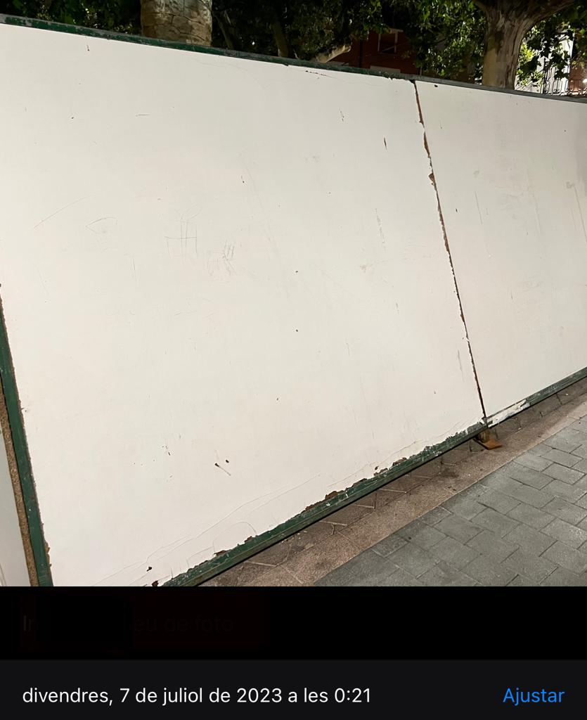 PSOE_Castalla's tweet photo. La primera en la frente 🫣

🚨Para el Partido Popular en Castalla NO ESTAMOS EN CAMPAÑA🚨

Así nos hemos encontrado los paneles esta noche, sin marcar el espacio perteneciente a cada partido e imposibilitando la apertura de la campaña electoral.
¿QUÉ SERÁ LO SIGUIENTE? 🙄 https://t.co/SaCmTZLqDj