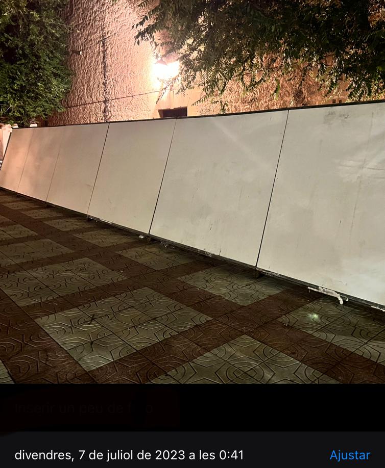 PSOE_Castalla's tweet photo. La primera en la frente 🫣

🚨Para el Partido Popular en Castalla NO ESTAMOS EN CAMPAÑA🚨

Así nos hemos encontrado los paneles esta noche, sin marcar el espacio perteneciente a cada partido e imposibilitando la apertura de la campaña electoral.
¿QUÉ SERÁ LO SIGUIENTE? 🙄 https://t.co/SaCmTZLqDj