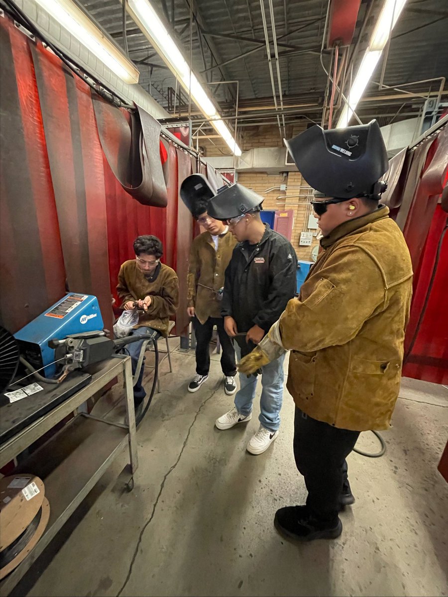 CTE415's tweet photo. We're so excited to share that 10 Kent School District students began their Welding Summer Class at Renton Technical College this morning! Thank you to RTC for the partnership, we can't wait to see what these students will do! #iamCTE #KSDProud https://t.co/VJ0cJTUNav