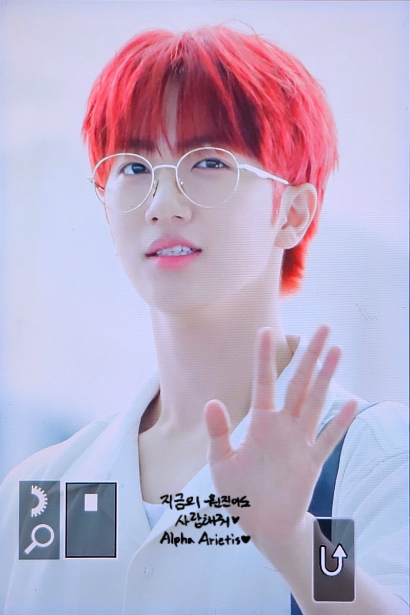 010322com's tweet photo. 𝙥𝙧𝙚𝙫𝙞𝙚𝙬. 230707 인천공항 출국

[속보] 함원진 빨간머리 컴백🍒

#CRAVITY #크래비티
#원진 #WONJIN #함원진 #함랑아원진해 #무대천재병아리🐥 https://t.co/gpAtorwc1E