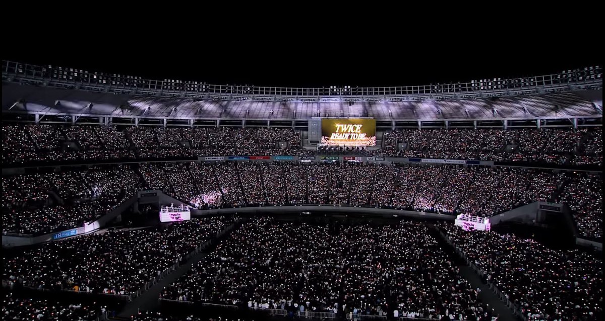 OnceADay37's tweet photo. Sold out Yanmar Stadium, Ajinomoto Stadium, SoFi Stadium, and Metlife Stadium. Twice, you will always be famous 💕 https://t.co/EDhBYtCfiv