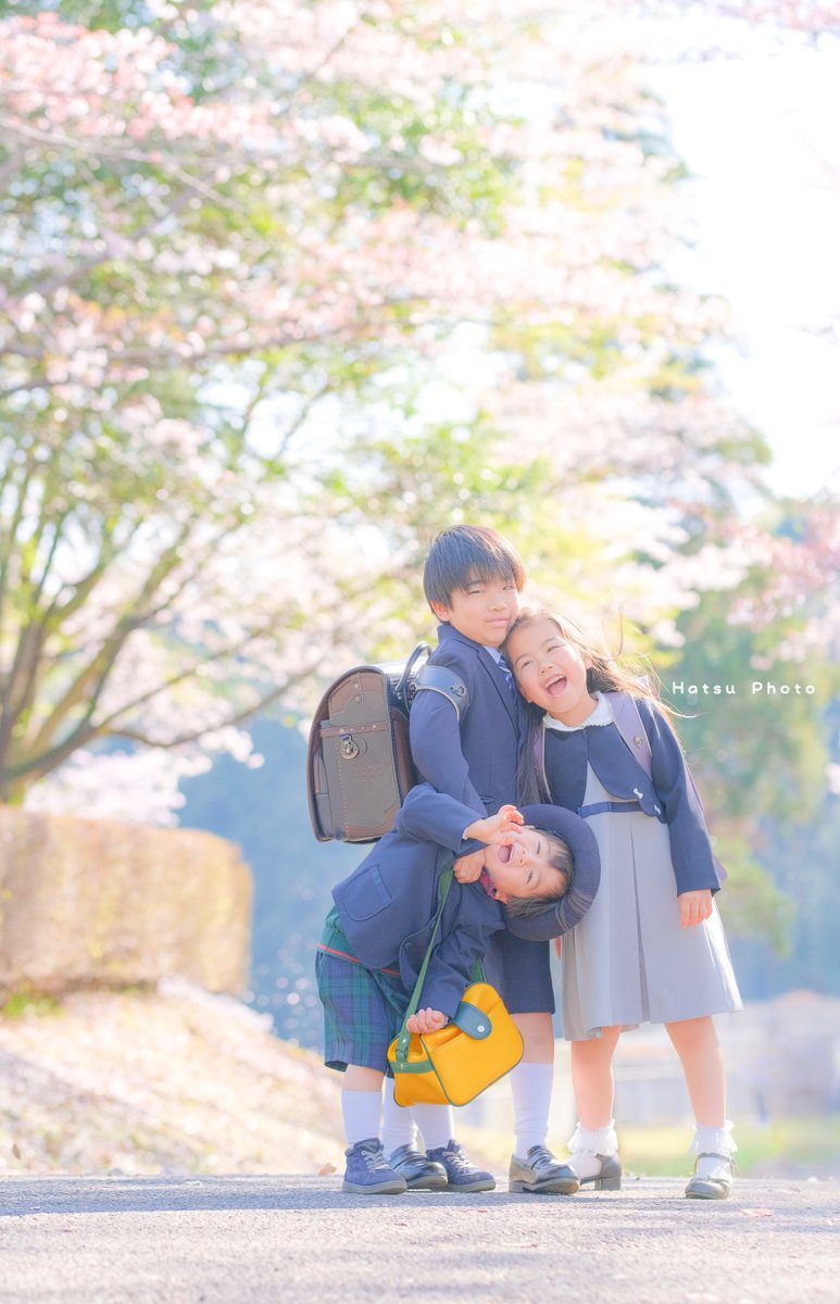 thinving2's tweet photo. 子どもの写真っていっぱいあるけれど、
ママの写真って少なくない？
.
子どももママも家族の大切な時間を
しっかり写真という形で、
日常の自然な姿を引き出してくれる
親子写真家「まのうのたね」さんを
ご紹介しています。
.
詳しくはこちらの記事をご覧ください。
📷https://t.co/MQeRhDUzs1 https://t.co/KZsyiJjwOT