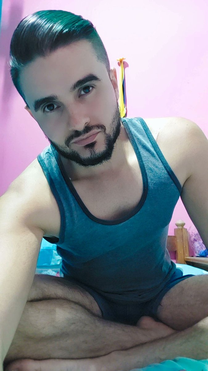 manuelmeza25's tweet photo. Una noche fría y lluviosa 🥶 https://t.co/tXFTco4iA3