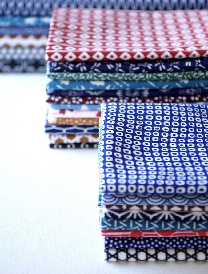 tomp_soda's tweet image. #Tenugui  คือผ้าผืนเล็ก ลายสวยงามของญี่ปุ่น มีขนาดประมาณ 35 x 90 ซม.ใช้เป็นผ้าขนหนูและผ้าเช็ดหน้า ผ้าโพกหัว เป็นเครื่องมือในครัว เช่น ผ้าเช็ดจานและผ้าเปียก ห่อกล่องข้าว ทำจากผ้าฝ้าย 100% เมื่อใช้ผ้า Tenugui ไปเรื่อย ๆ ผ้าจะยิ่งนิ่มขึ้น แนะนำให้ซื้อเป็นของฝากจากญี่ปุ่นจะดีมากๆ