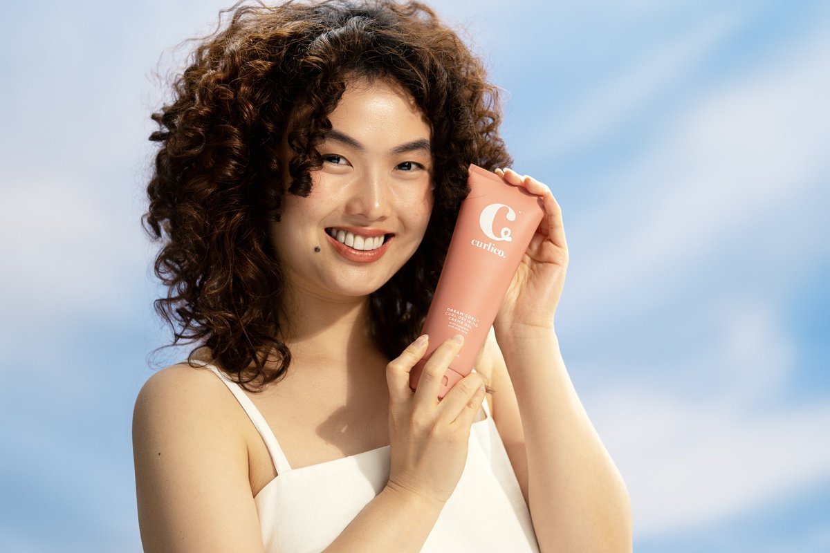jynxypanda's tweet image. It’s 7.7 and if you have #curlyhair and live in the #Philippines, you definitely should get the NEWEST and BEST local crème gel styler in town by @curlicoph ! Buy it here shop.tiktok.com/view/product/1… #tiktokph