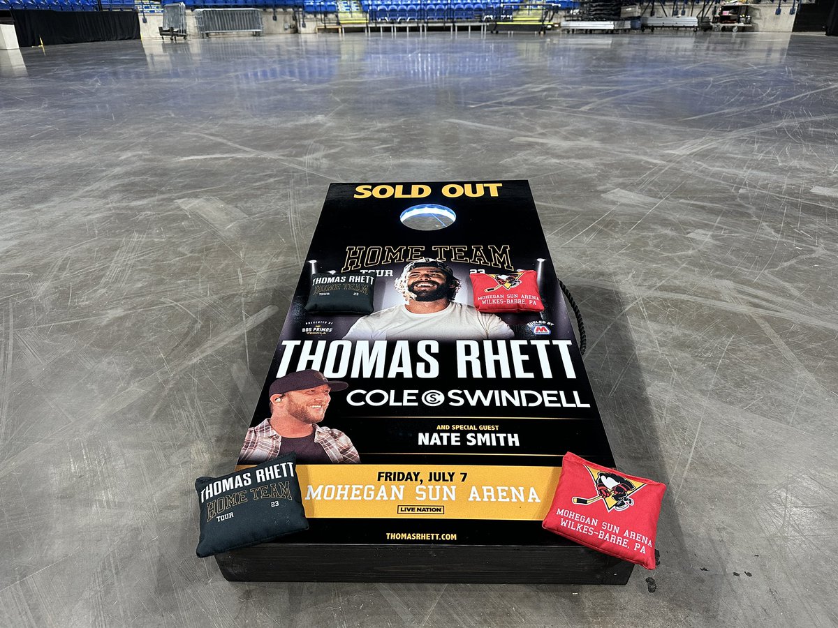MoheganArenaPA's tweet photo. Tryin’ not to get too corny with our welcome gift for the @ThomasRhett #HomeTeamTour23 for tomorrow night 🌽
Anyone else wanna play 🙋♂️🙋♀️
#ThomasRhett #coleswindell #natesmith #WilkesBarre #cornhole #cornholeboards #ArtistGift #MSAPA #WBHere https://t.co/sNPgNAQ6sv