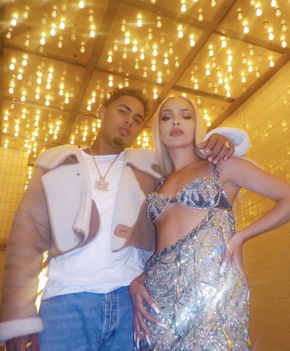 OwnUtopia's tweet photo. A espanhola Bad Gyal se uniu ao Myke Towers e lançou hoje seu novo single #MiLova em todas as plataformas digitais. 🔥💖 https://t.co/D4ZNqtOwx5 https://t.co/Dp0SXTJ6gy