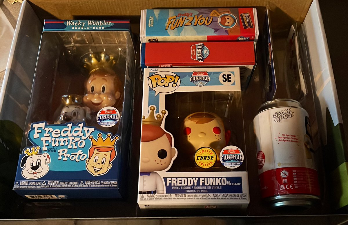 cubcore3's tweet photo. Thank you @funko !! Still want you to come to east coast though you aren’t off the hook that easy! 😜💙👑 #FunOnTheRun #reverseflash #wackywobbler #spaceghost #bitty #blockbusterrewind https://t.co/T9pG2v4iyM