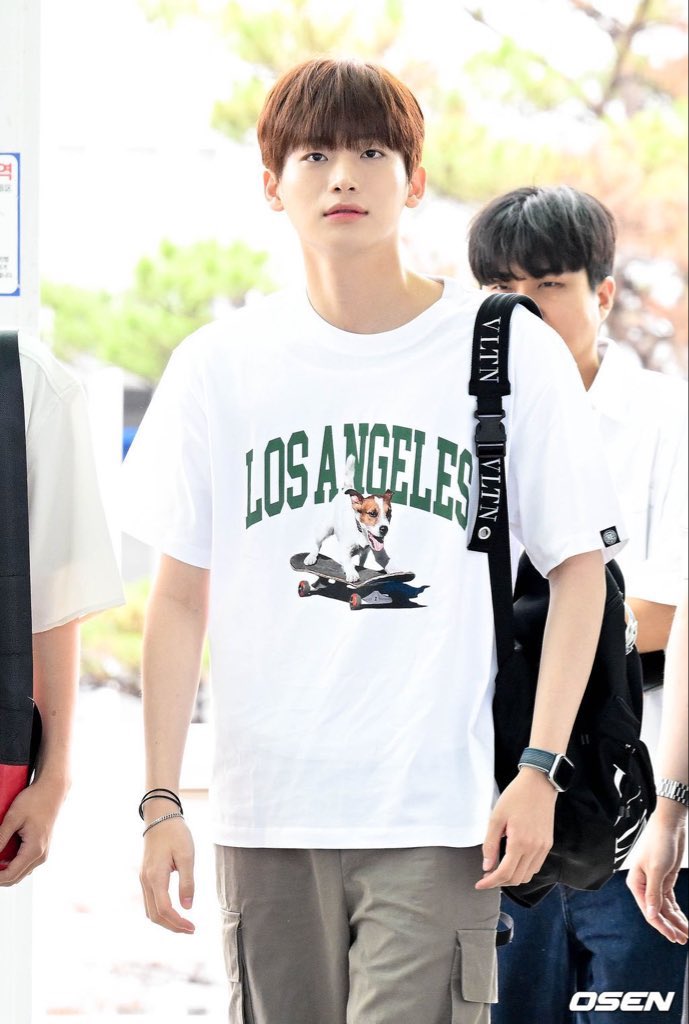 eio205's tweet photo. 정모 갈발 너무 이쁨😻🤎.. https://t.co/1oPmRWlkH6