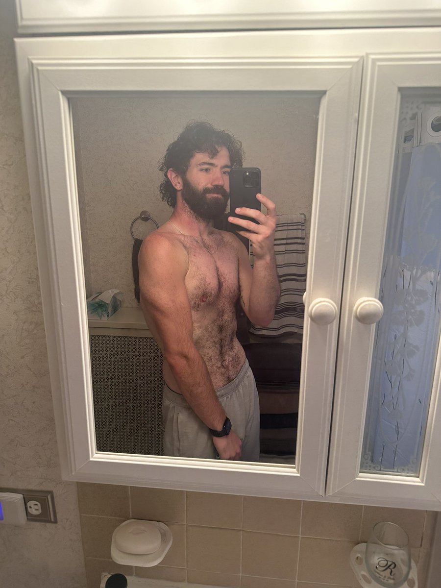 🄺🄻🅄🄱 tweet media