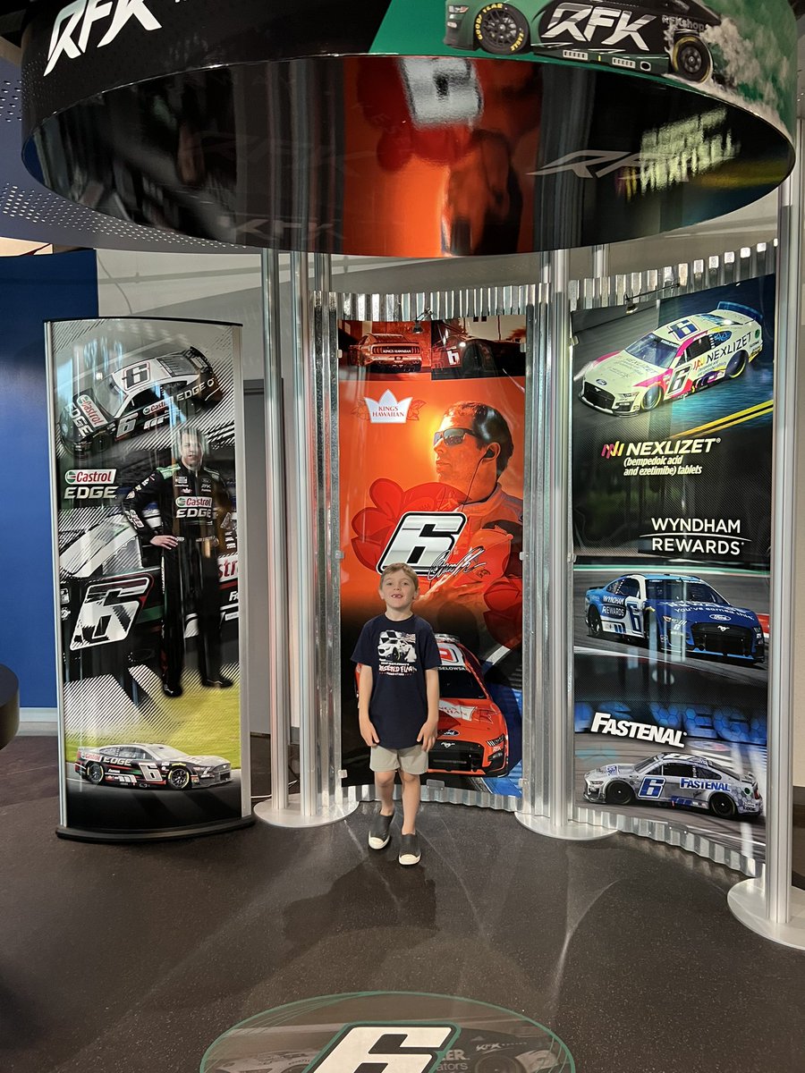 Showing off his @BKCFF gear while touring RFK Museum (closest he’s gotten to @keselowski lol) and Charlotte Motor Speedway last week. What a vacation. https://t.co/mse9qDmxfr