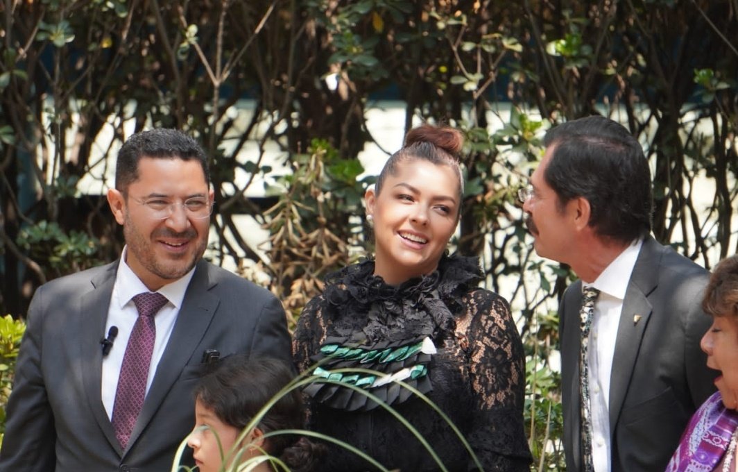 DanielaCordAre's tweet image. Asistí a la celebración de los #100AñosZoológicoChapultepec #100AñosHaciendoHistoria
Mi abuelo organizaba excursiones al zoológico,mis papás me llevaron y ahora yo llevo a mis hijitos; visitar el #ZoologicoDeChapultepec es entrar a un pedacito del alma de nuestra #CiudadDeMéxico