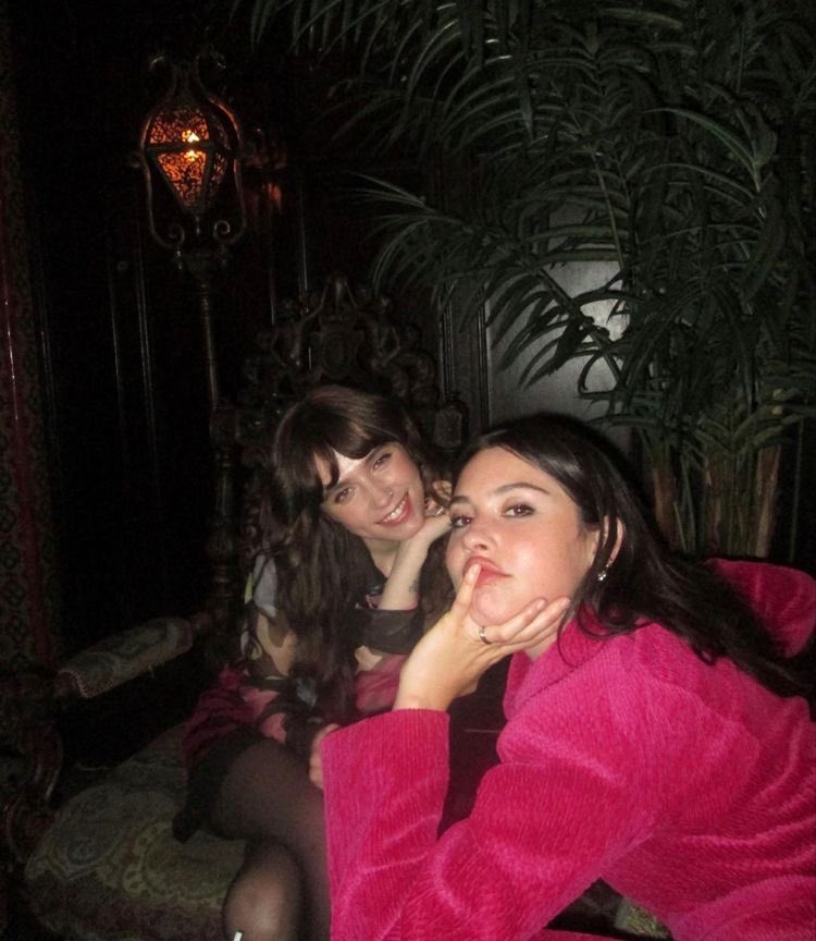 sourcecottrill's tweet photo. clairo and gracie abrams https://t.co/B0j28mYJNI