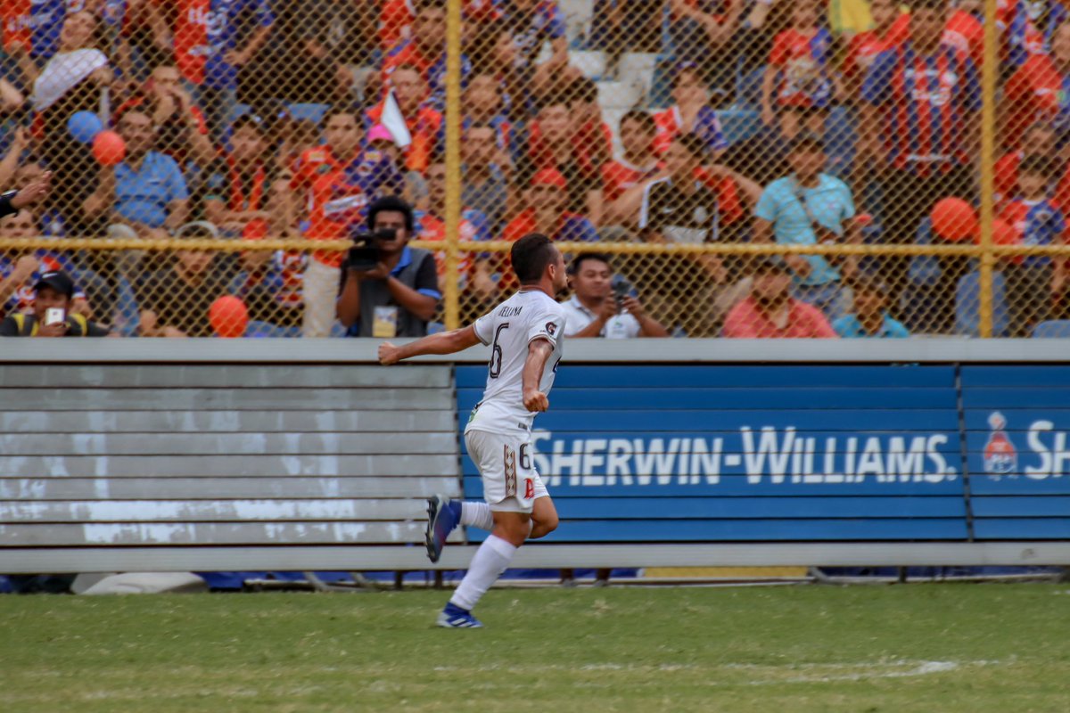 AlianzaFC_sv's tweet photo. Por más 𝐚𝐥𝐞𝐠𝐫𝐢́𝐚𝐬.
Por más 𝐭𝐢́𝐭𝐮𝐥𝐨𝐬.
Por más 𝐡𝐢𝐬𝐭𝐨𝐫𝐢𝐚.

🤝🏼 6️⃣ 🅰️

#AlianzaFC | #MásAliancistaQueNunca https://t.co/mdrA31Pglz