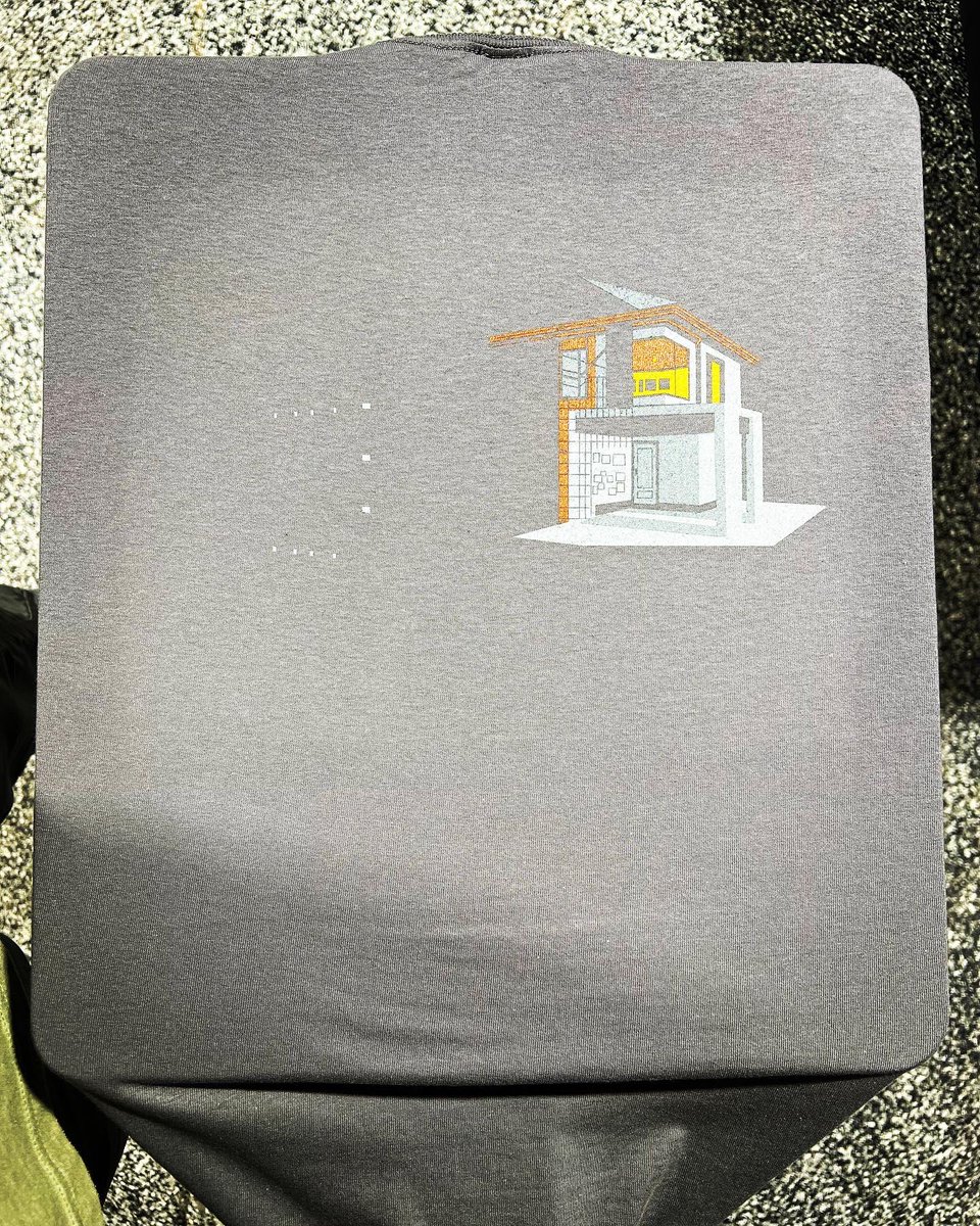 HoldwayCustoms's tweet photo. What’s on the press today…. Pretty killer 5 color job, thanks @ando34 @holdwaycustoms #holdwaycustoms #screenprinting #screenprint https://t.co/yxSDCcRB0n