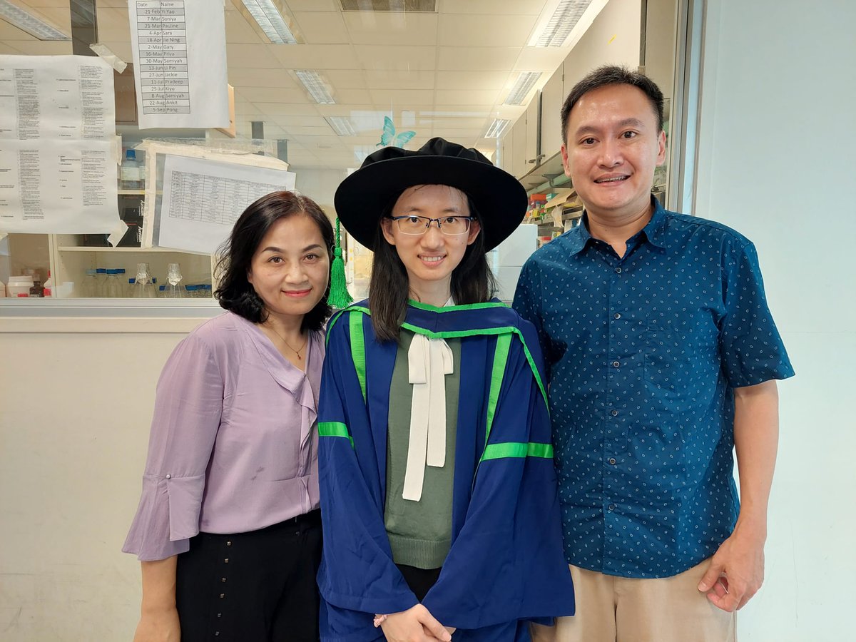 JLLab1's tweet photo. Congratulations Dr Chen Ying! 🎓
We'd would like to extend our upmost congratulations to Chen Ying who has successfully completed her PhD graduation. Dr Chen Ying, your dedication, perseverance and unwavering commitment to knowledge have been truly inspiring 😆 🎉 https://t.co/LYZi6zkVxI