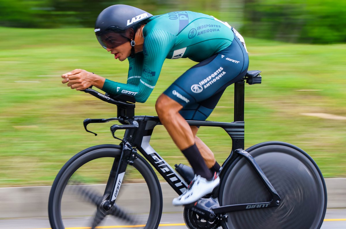 ¡El ciclismo nos hace vibrar de ALEGRÍA!👏
🎉Celebramos con ORGULLO la victoria del ciclista <a href="/juanm_barboza/">Juan Manuel Barboza</a> en la etapa de hoy de la Vuelta Antioquia. Qué VIVA nuestro <a href="/OrgullPaisa/">Orgullo Paisa</a>, ¡el equipo de ciclismo de todos los antioqueños y antioqueñas!🚴‍♂️🚵‍♀️
